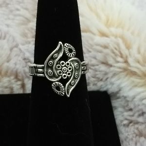 Vintage Floral Ring